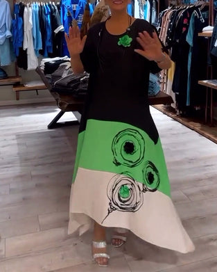 Rundhalset løst patchwork-kjole med fargetrykk