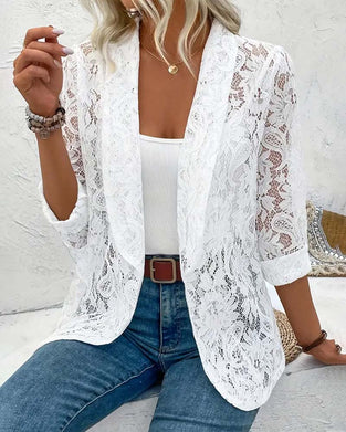Ensfarget elegant kåpe med floral blonder og jakkeslag