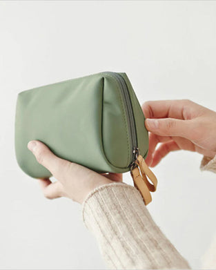 Reise-sminkepose for kvinner