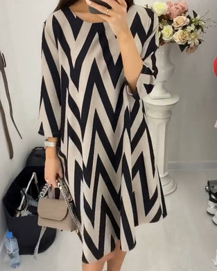 Løs kjole med print