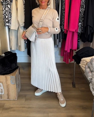 Plissert ensfarget kjole