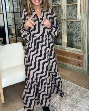 Lang, løs kjole med trykk