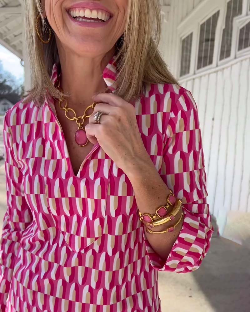 Printet topp med stativkrage og ni-kvarts erme