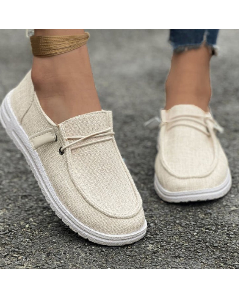 Uformelle slip-on-leiligheter med solid farge