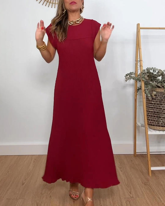 Ermeløs plissert enkel ensfarget kjole