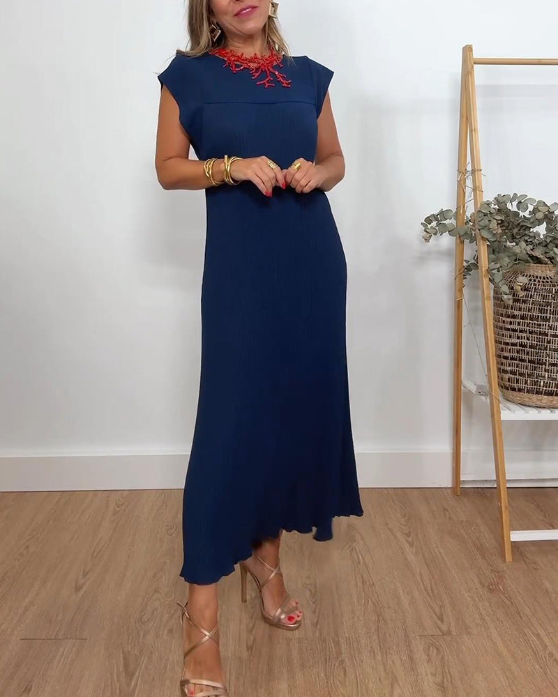 Ermeløs plissert enkel ensfarget kjole