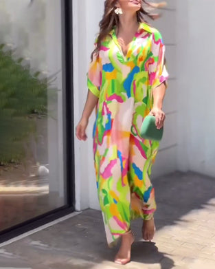 Uformell kjole med halve ermer med trykt jakkeslag