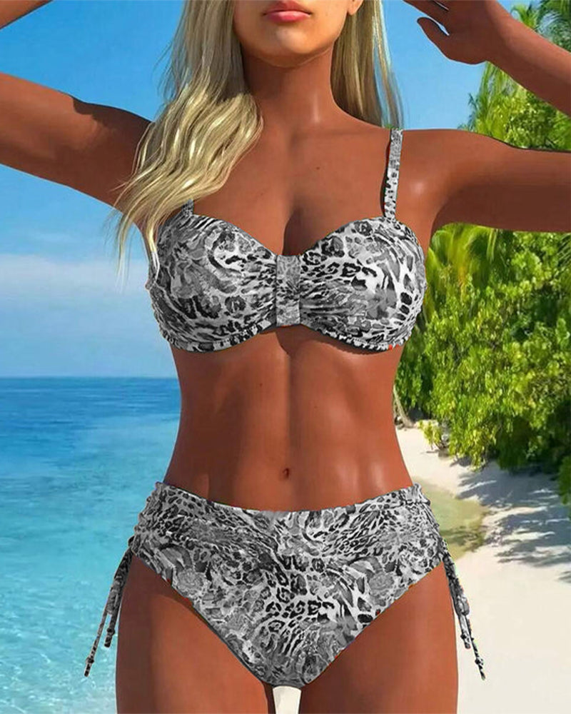 Øyenfangende Delte Badedrakt med Leopardmønster