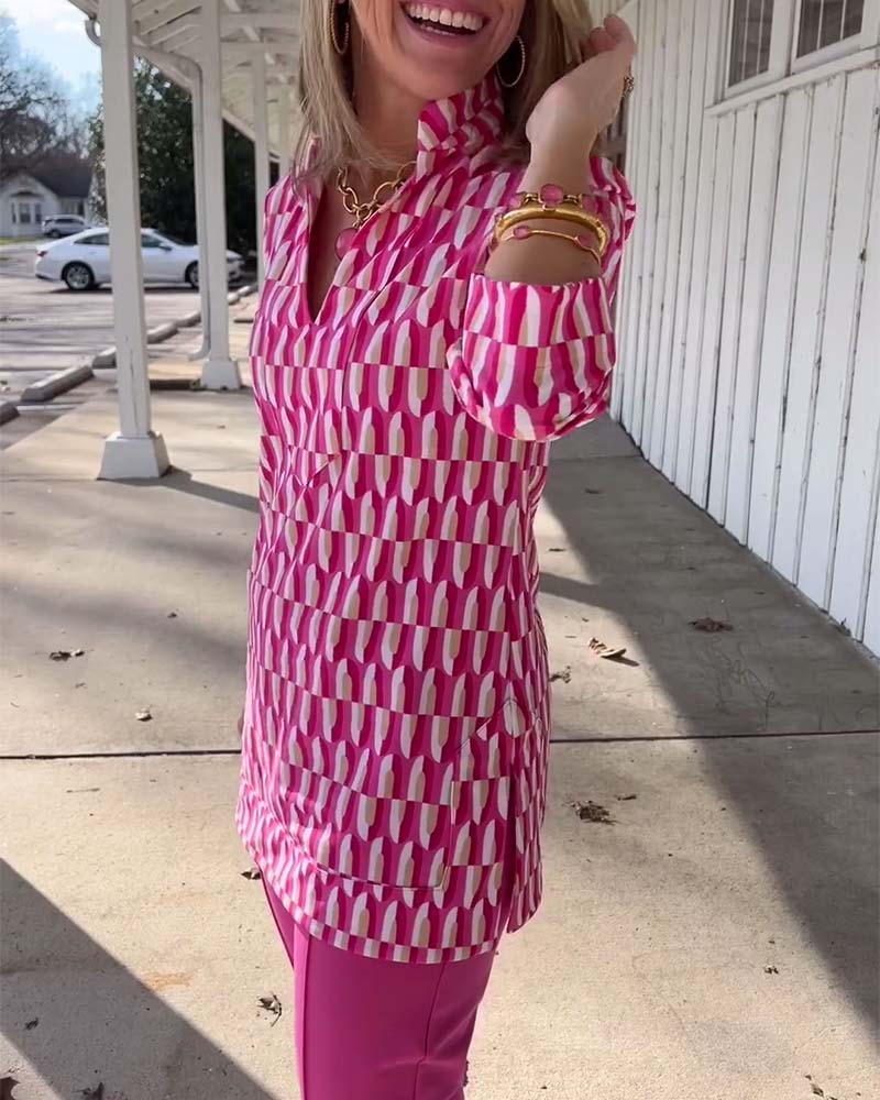 Printet topp med stativkrage og ni-kvarts erme