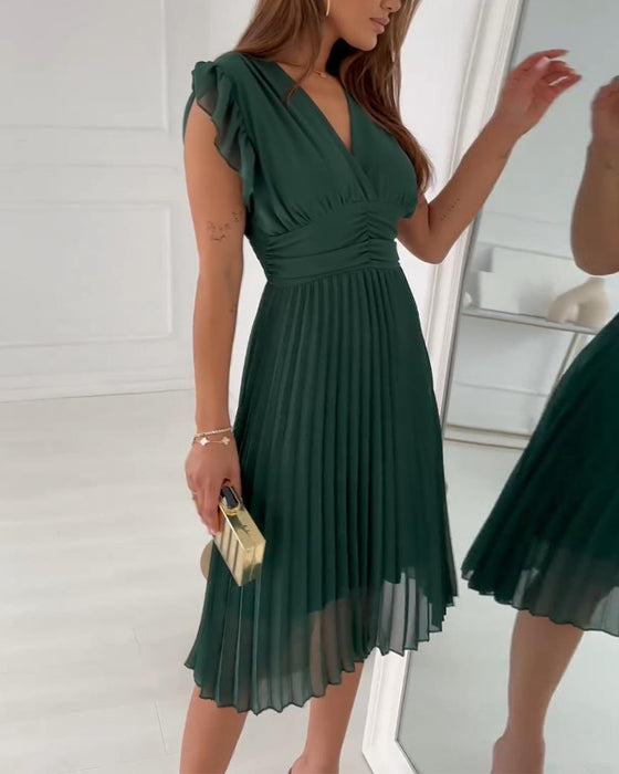 Elegant plisseret kjole med volangermer for kvinner