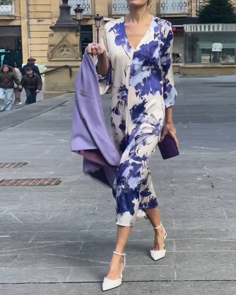 Elegant trykket V-hals kjole