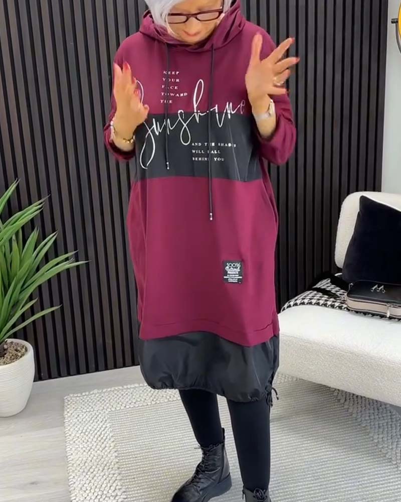 Uformell hettekjole med lomme med fargeblokktrykk