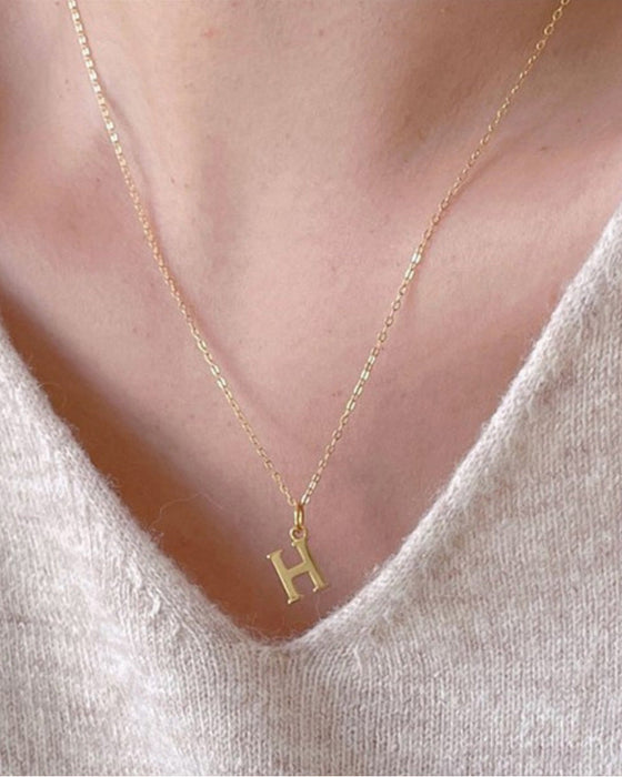 Fasjonabelt og utsøkt kjede med 26 engelske bokstaver