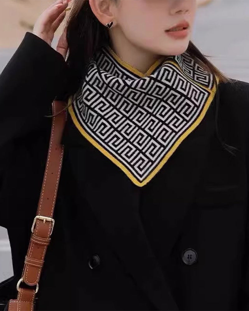 Fasjonabelt allsidig trekantskjerf