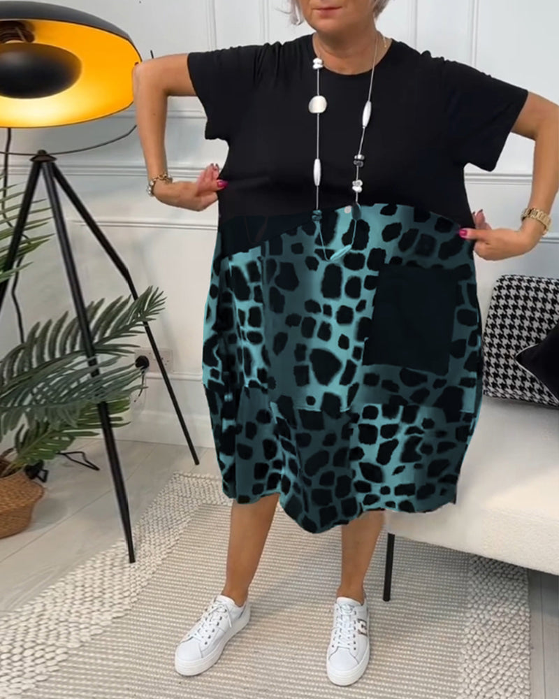 Kortermet kjole med rund hals