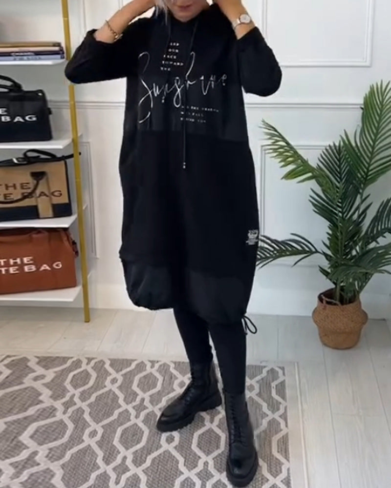 Uformell hettekjole med lomme med fargeblokktrykk