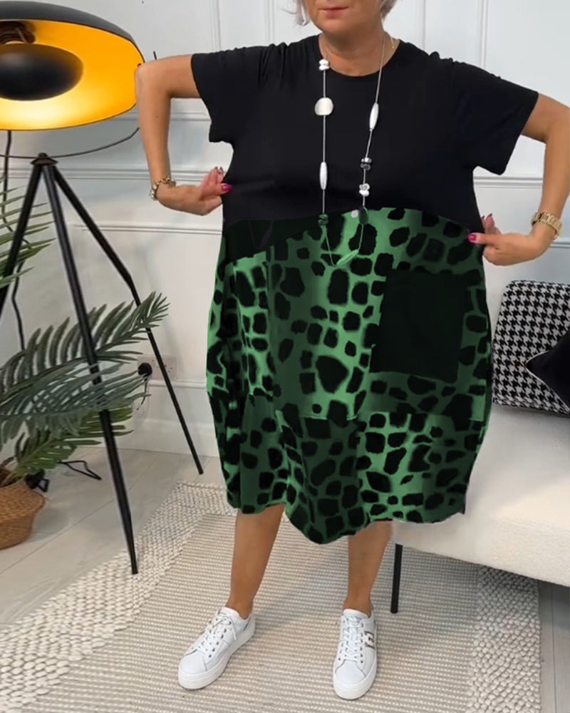 Kortermet kjole med rund hals