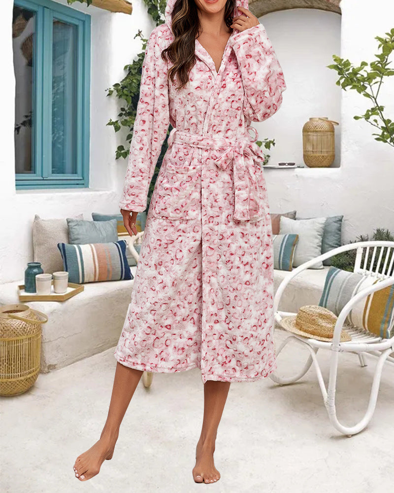 Flanell Robe Med Leopardmotiv Og Elegant Egenskaper