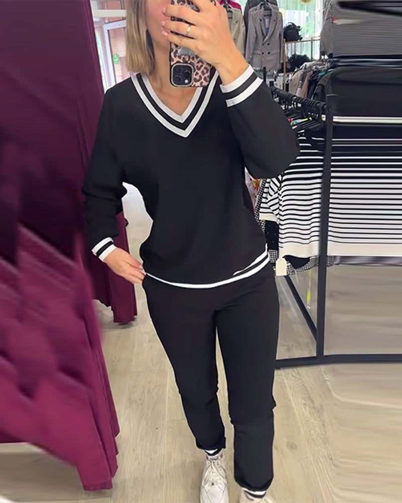 V-hals kontraststripet fritidsdress