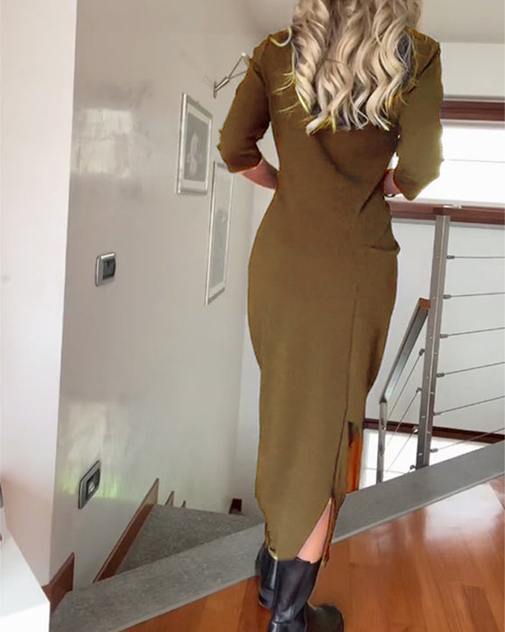 Plissert ensfarget elegant kjole med rund hals