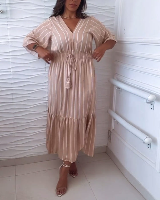 Uformell kjole med stripetrykk og snøring