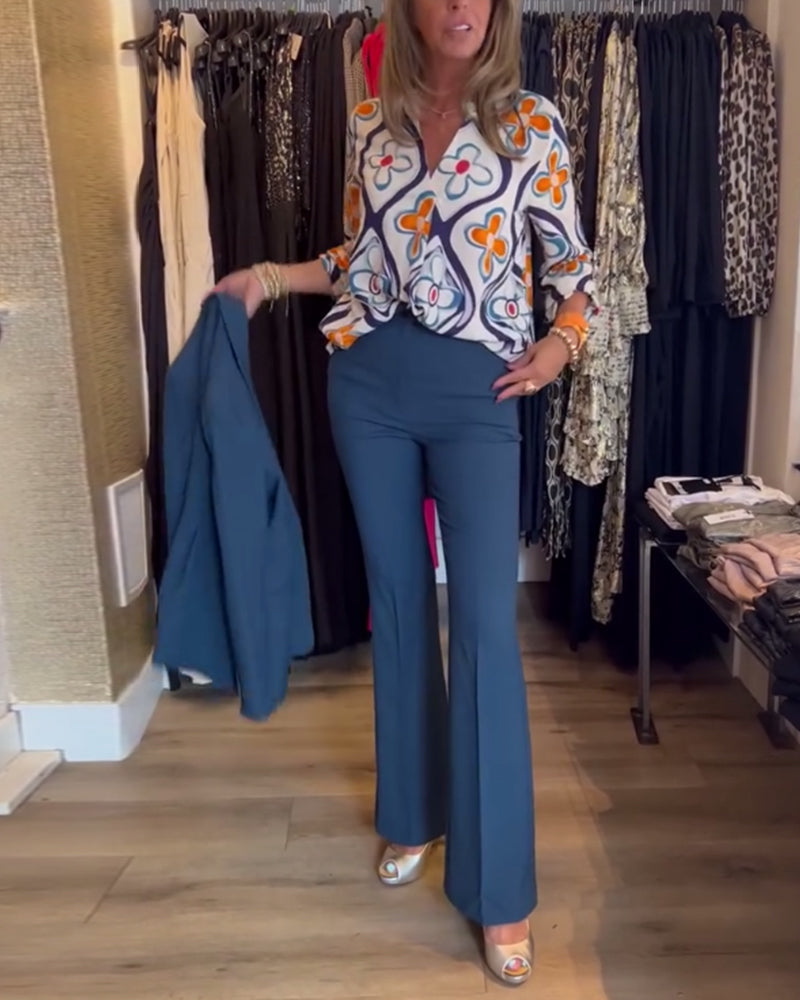 Bluse med V-hals og blomster