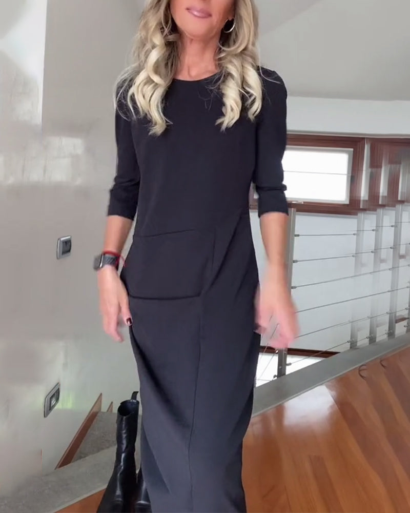 Plissert ensfarget elegant kjole med rund hals