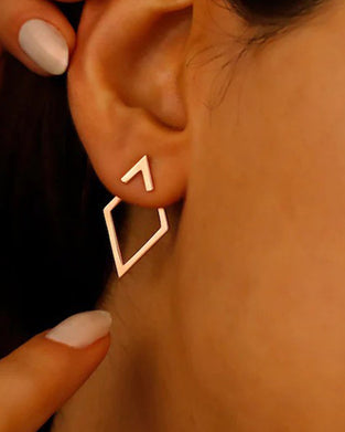 Enkle diamantformede elegante øredobber