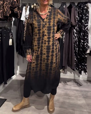 Langermet kjole med V-hals