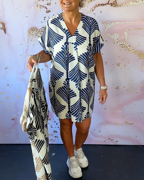 Uformelt kortermet kjole med V-hals