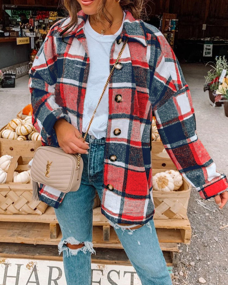 Uformell jakke med rutetetrykk med knapper