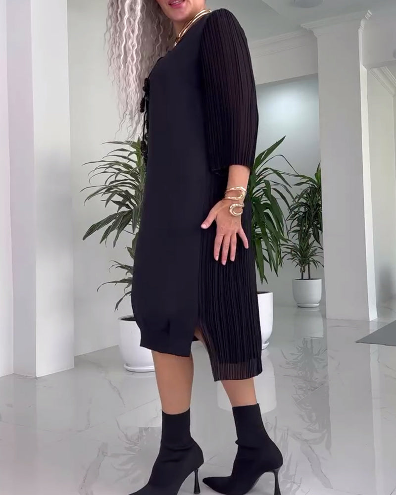 Ensfarget fritidskjole med slits