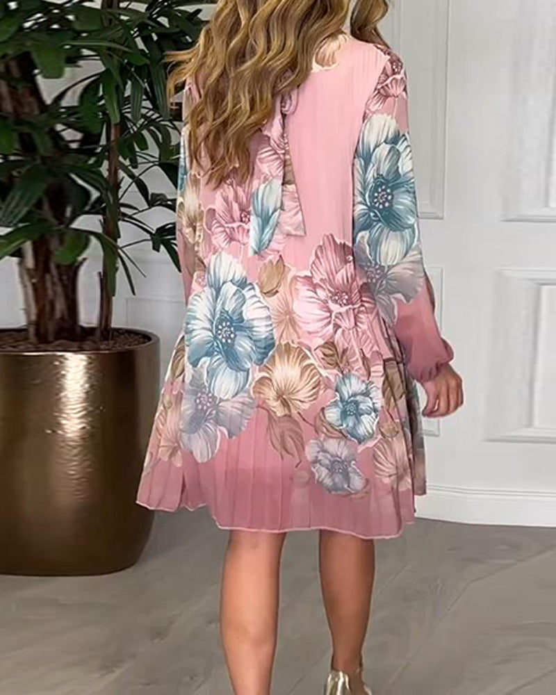 Kjole Med Elegante Puffermerker, Flikar Og Mønstre