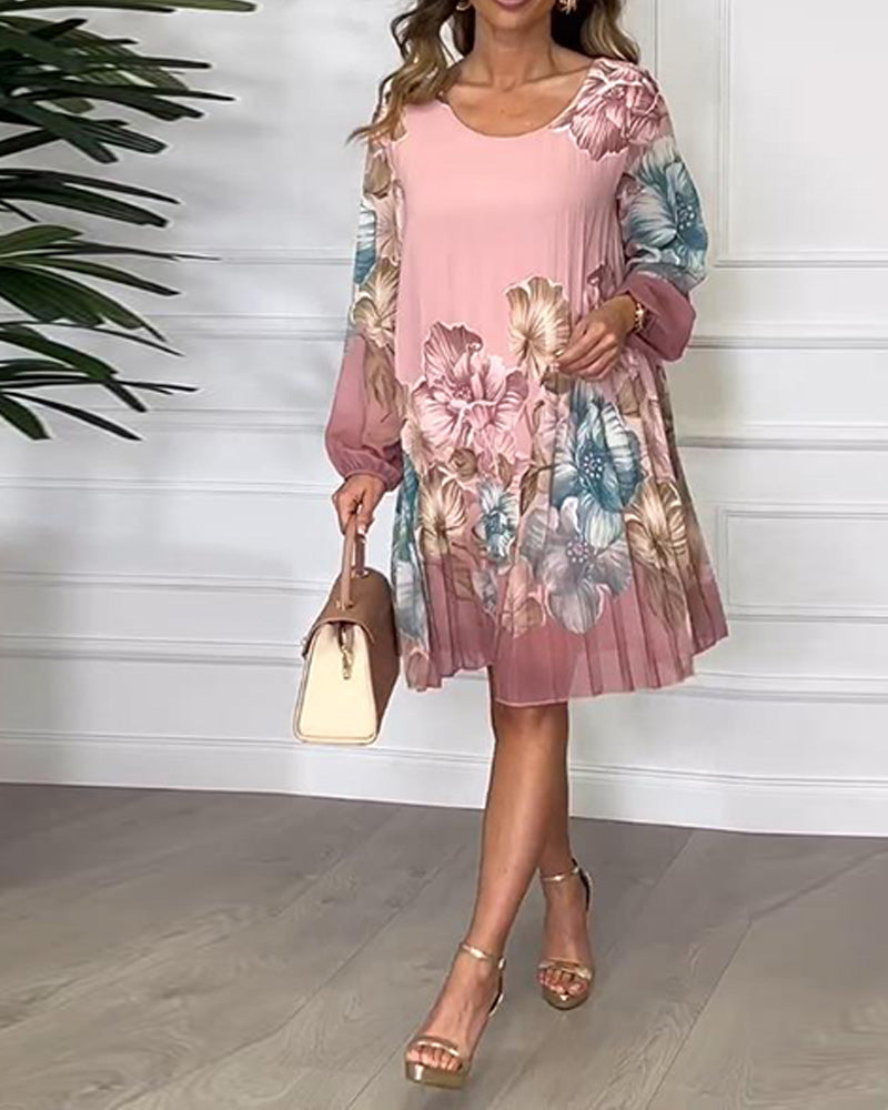 Kjole Med Elegante Puffermerker, Flikar Og Mønstre