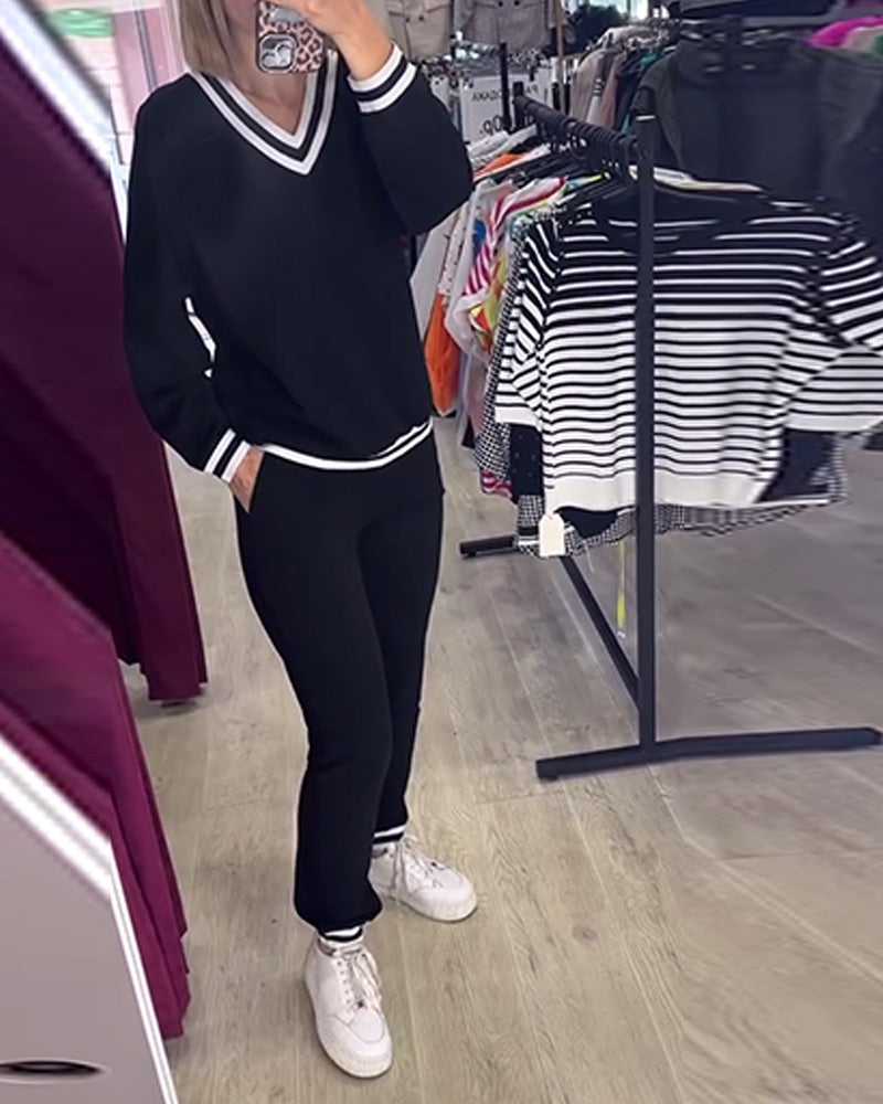 V-hals kontraststripet fritidsdress