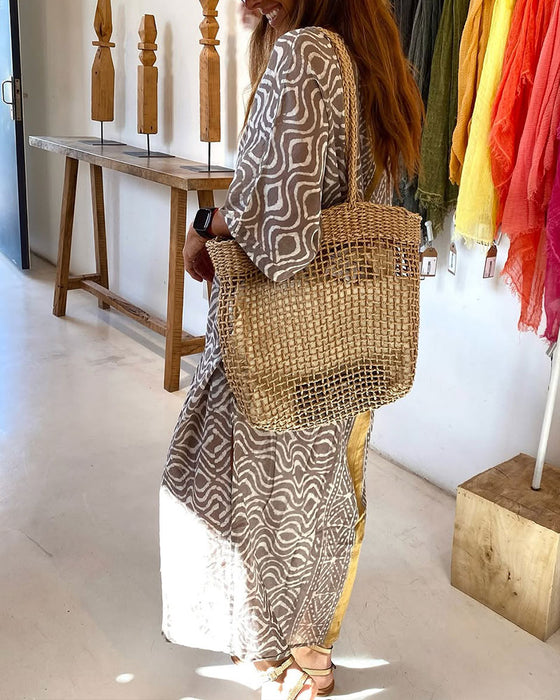 Løs Og Vintage Kjole I Feriestil