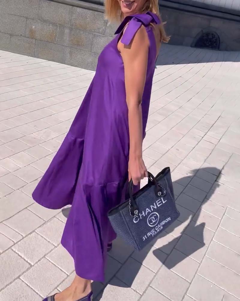 Ensfarget fritidskjole med stropper