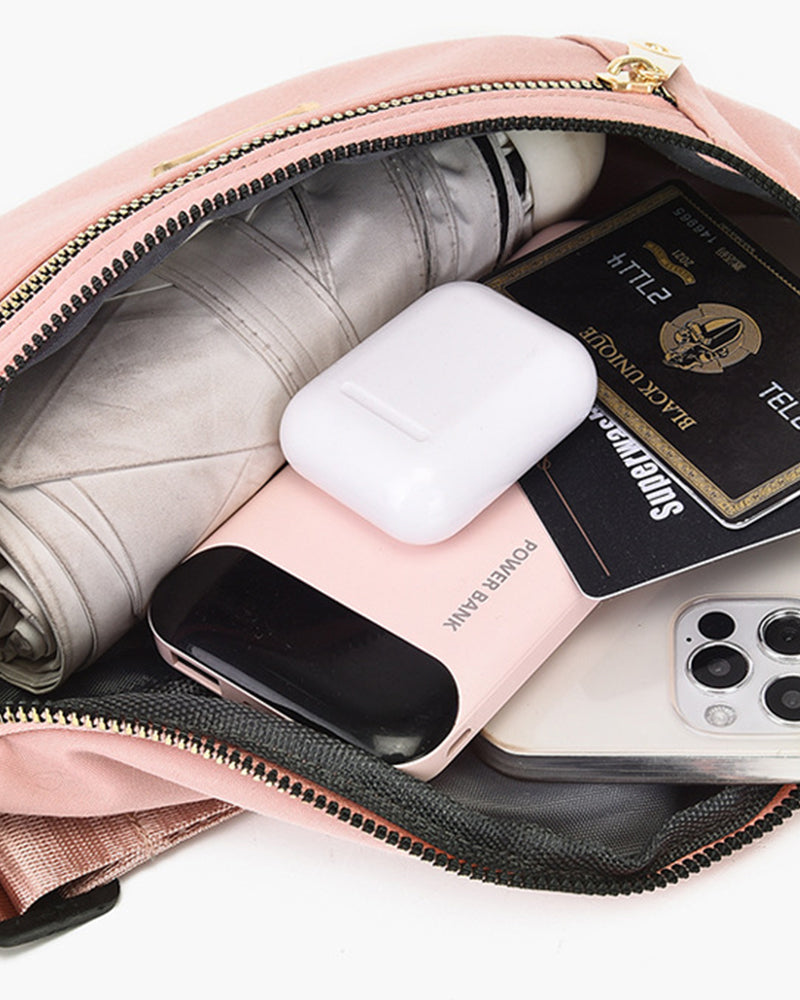 Enkel ensfarget skulderveske foran