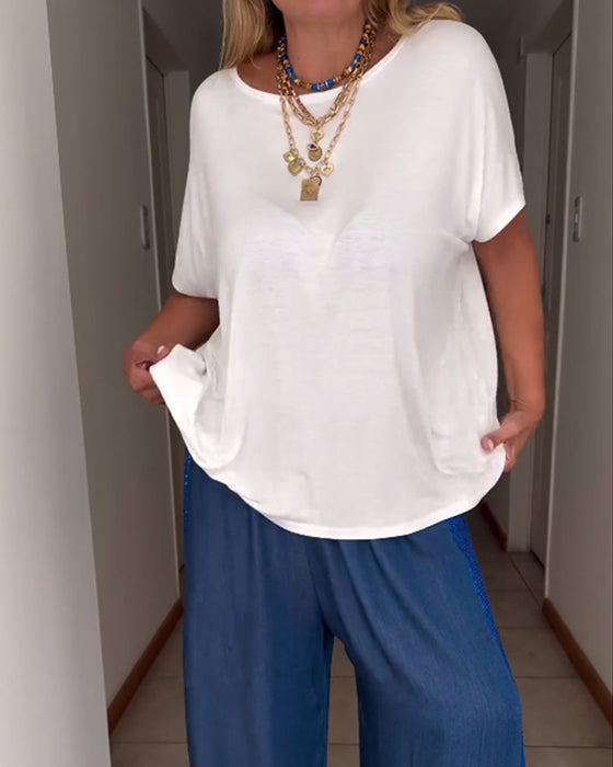 Ensfarget T-skjorte med rund hals og kort ermet