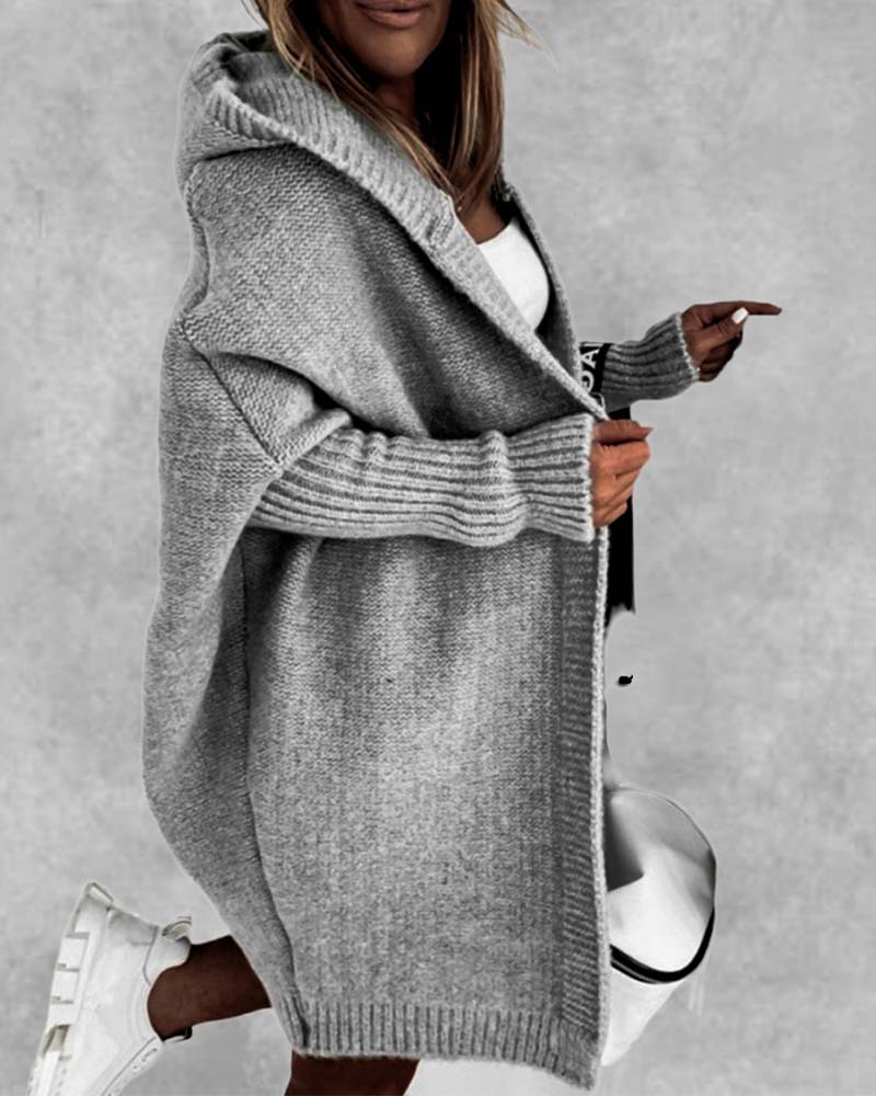 Enkel ensfarget cardigan med flaggermus hette