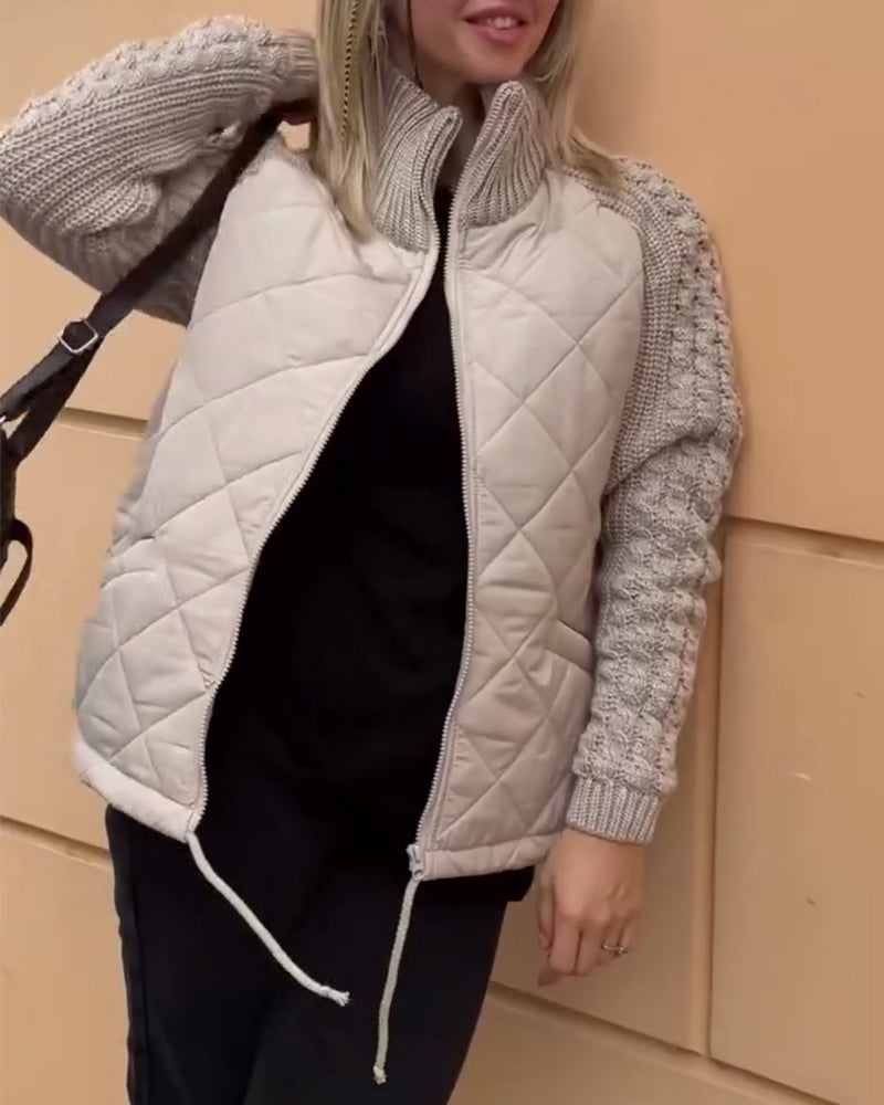 Ensfarget glidelåsfrakk med høy krage