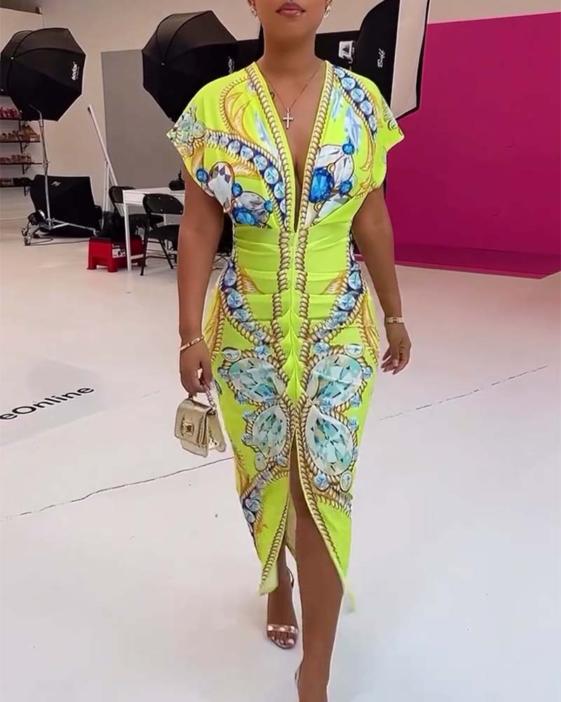 Kjole med dyp V spalt i midjen