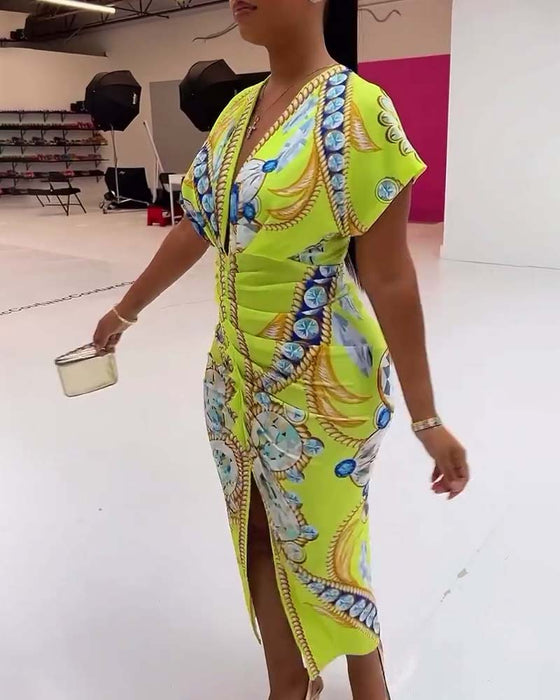 Kjole med dyp V spalt i midjen