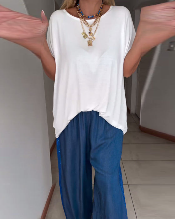 Ensfarget T-skjorte med rund hals og kort ermet