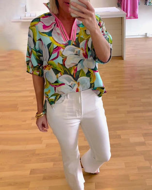 Bluse med blomstermønster med stativkrage og halverme