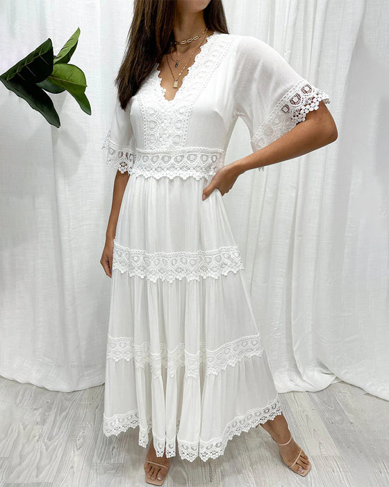 Elegant lang kjole med V-hals