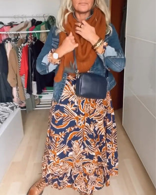 Uformell denimkåpe med jakkeslag med knapper og lange ermer