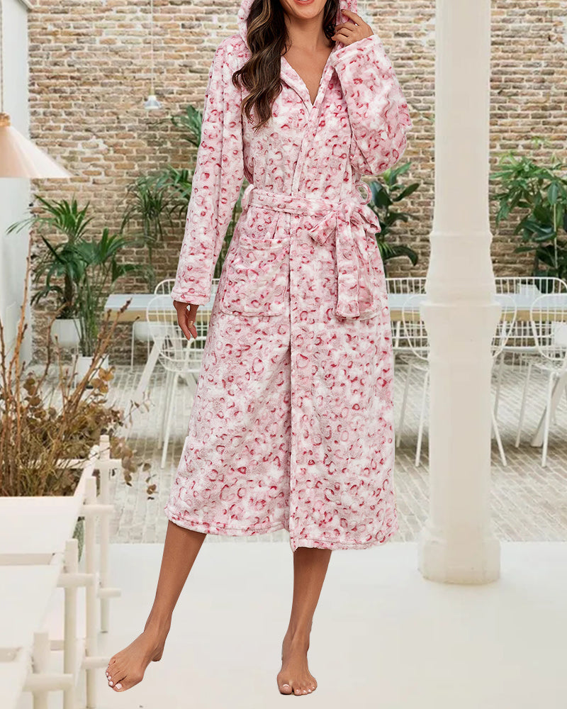 Flanell Robe Med Leopardmotiv Og Elegant Egenskaper