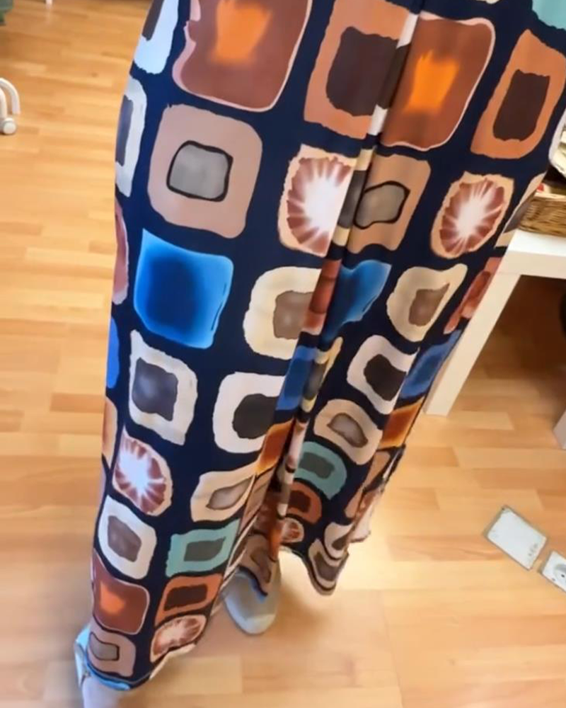 V-hals ermeløs trykt løs kjole