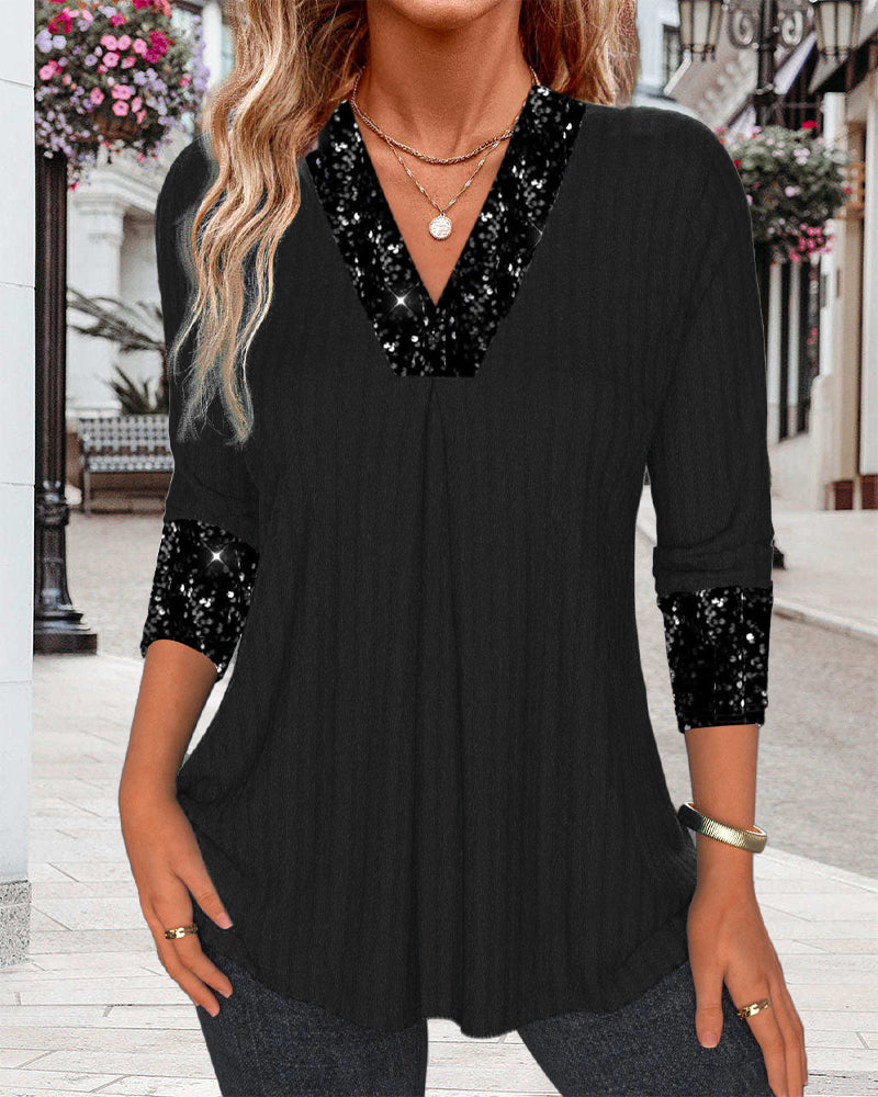 Uformell plissert topp i ensfarget paljettpatchwork